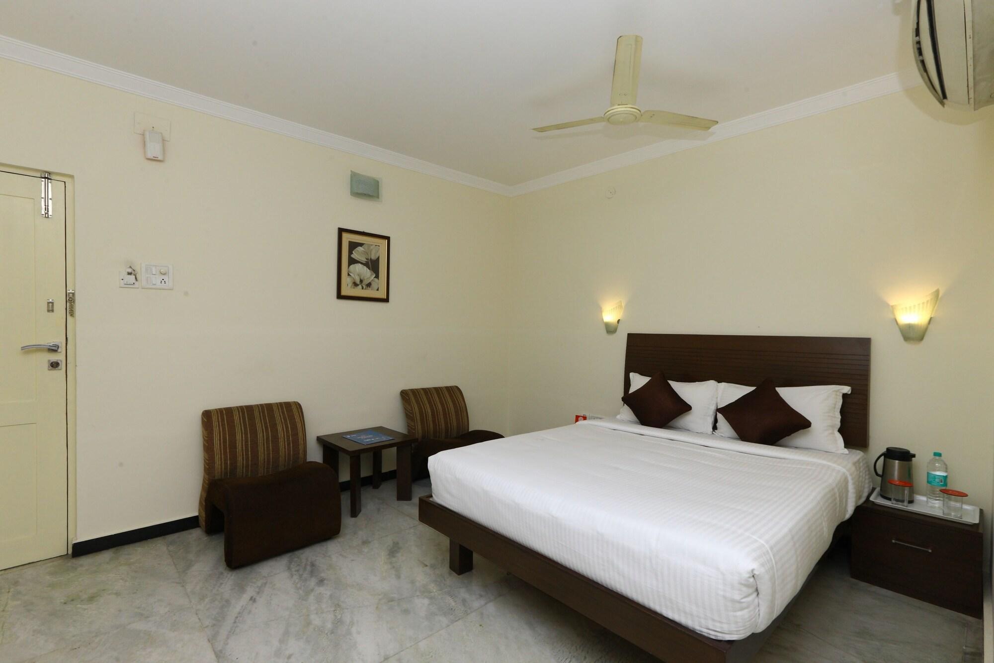 Oyo Flagship 470 Us Consulate Hotel 3*