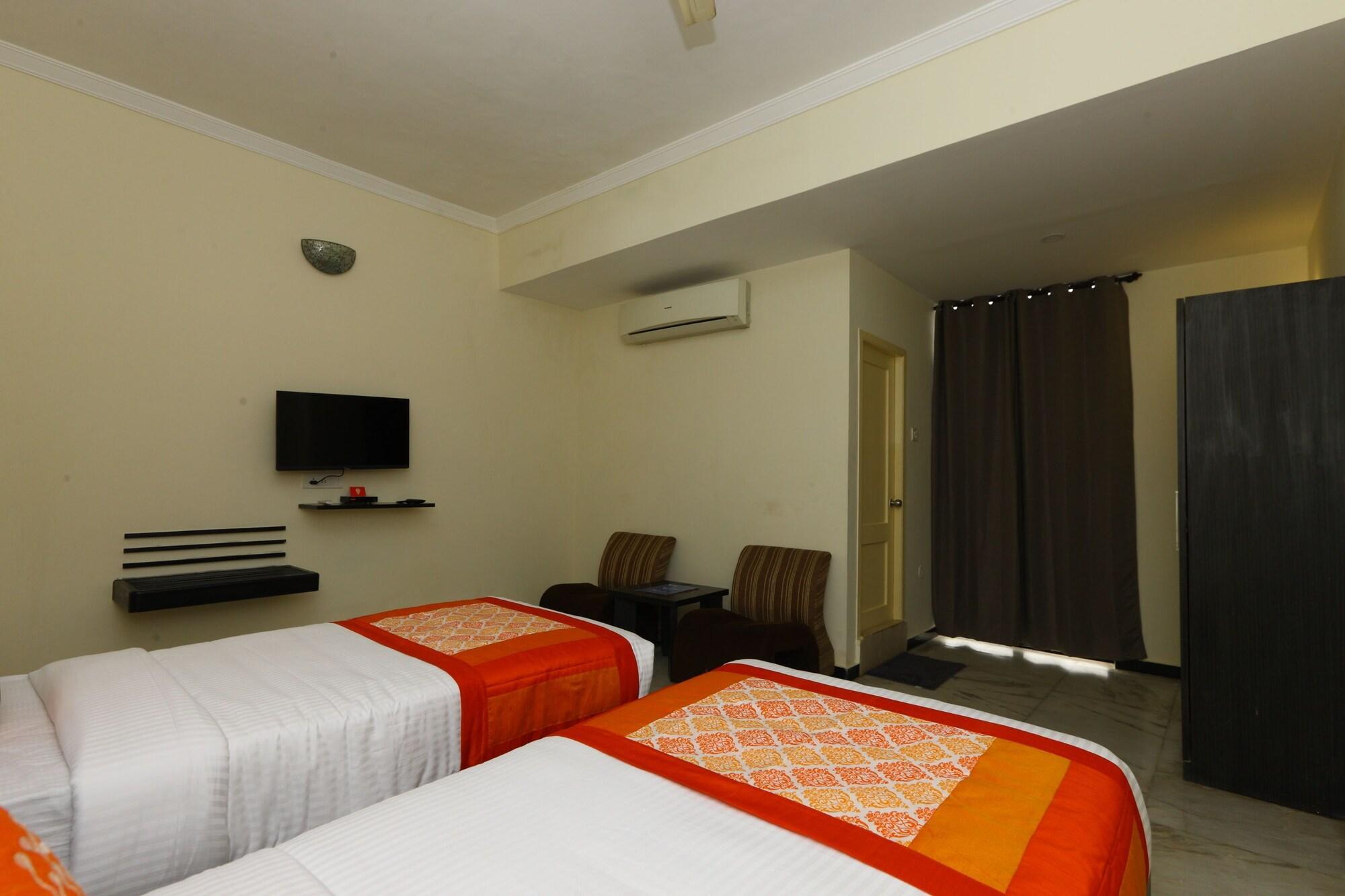 Oyo Flagship 470 Us Consulate Hotel 3*