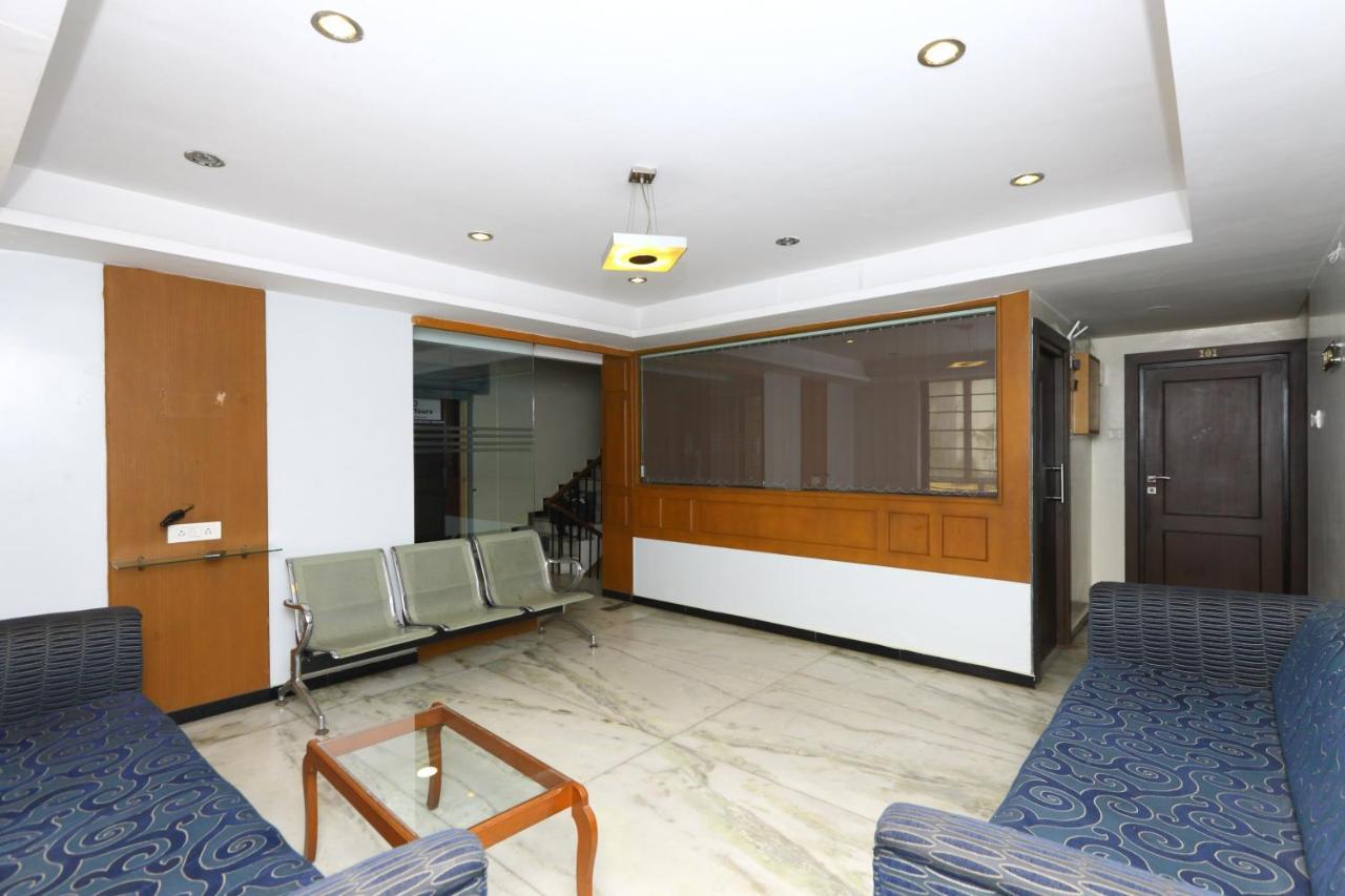 Hotel Oyo Flagship 470 Us Consulate 3*